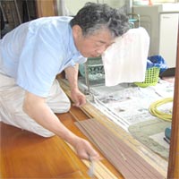 建て付けが悪くなった戸をスムーズに