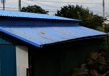 長野県上田市　倉庫の屋根塗装工事1