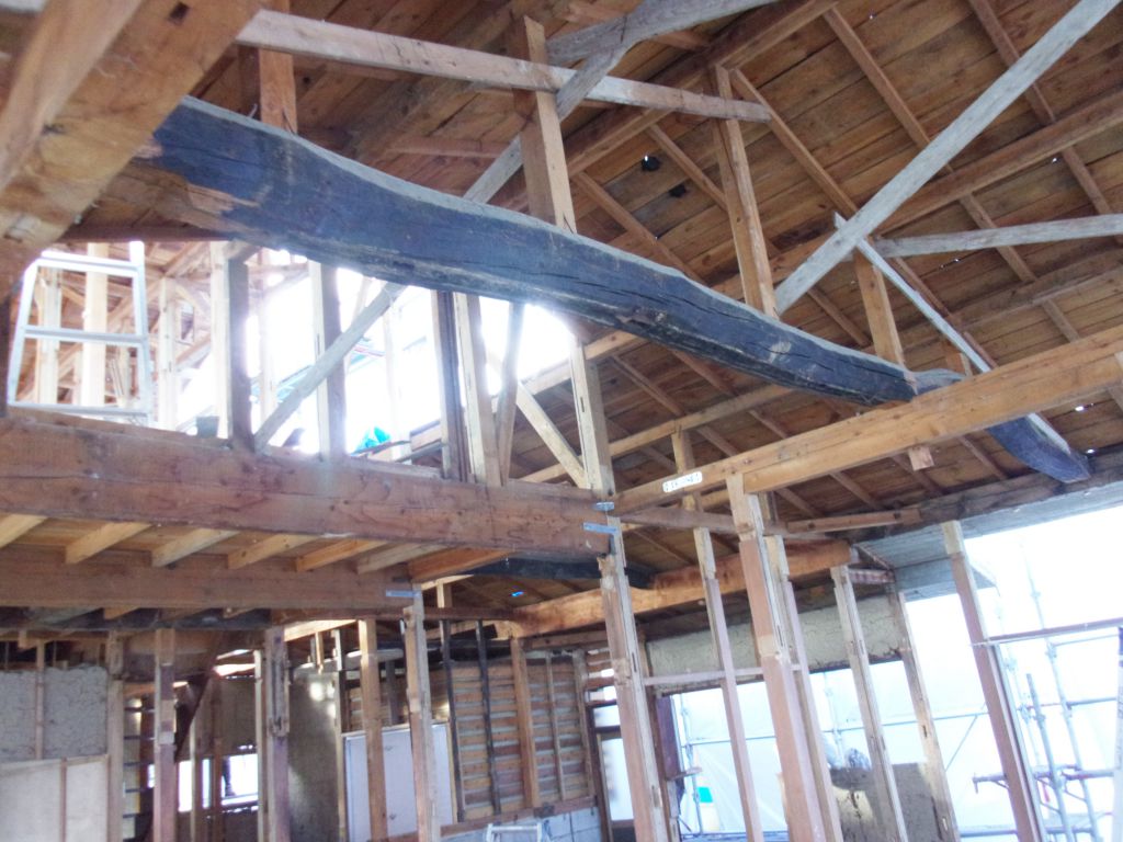 柱と梁を残して解体