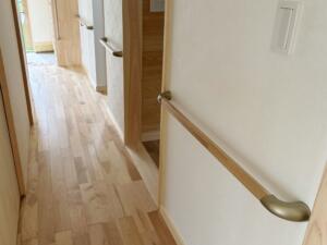リフォーム完成写真 廊下と手すり