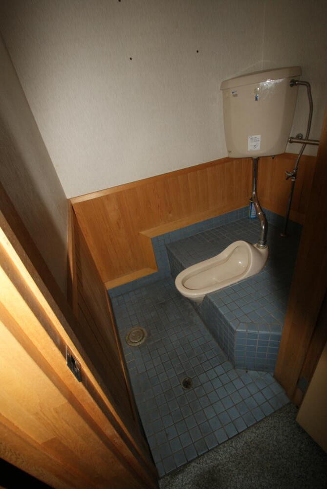 松本市ゆうゆ様リフォーム写真　トイレ施工前